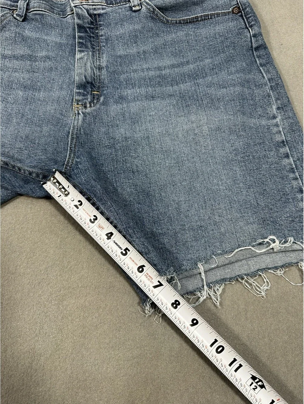 Wrangler Men’s Denim Shorts Size 36 Relaxed Fit Blue Cutoff Frayed Hem